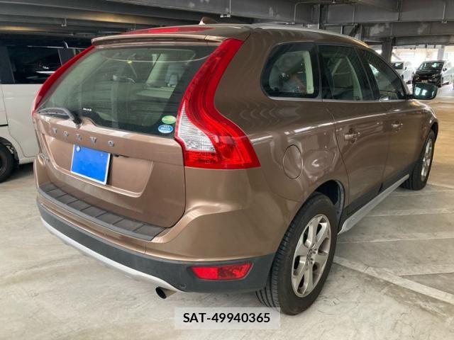 Volvo XC60 2011-08 7226823-3