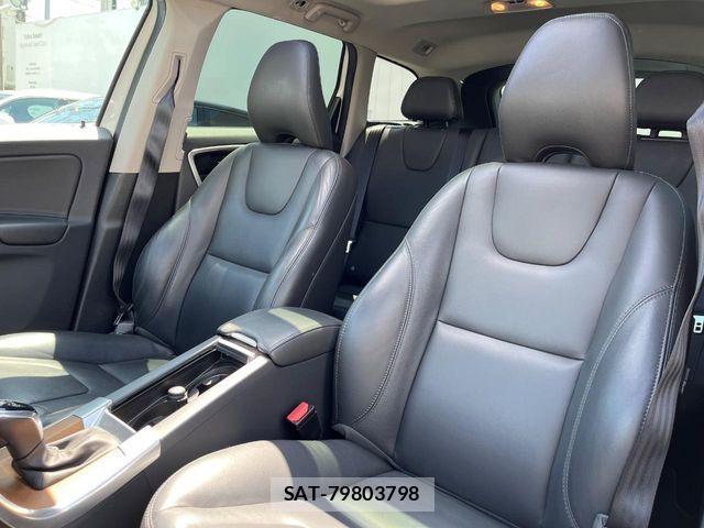 Volvo XC60 2017-09 7273242-11