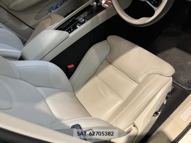 Volvo XC60 2020-07 7330998-13