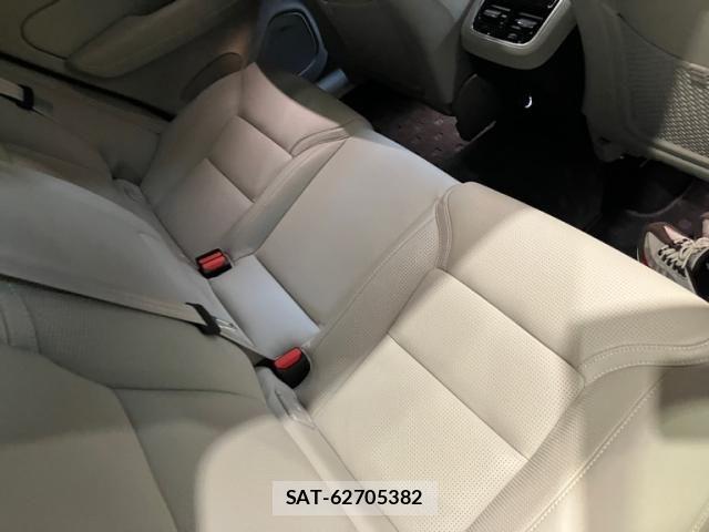 Volvo XC60 2020-07 7330998-15