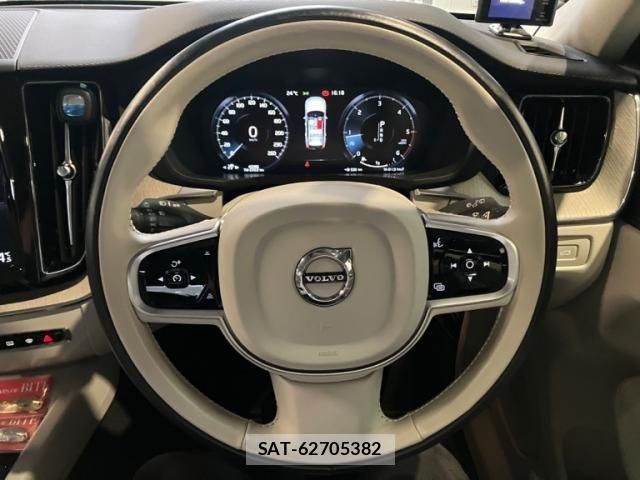 Volvo XC60 2020-07 7330998-17