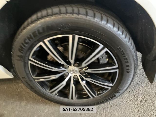 Volvo XC60 2020-07 7330998-5