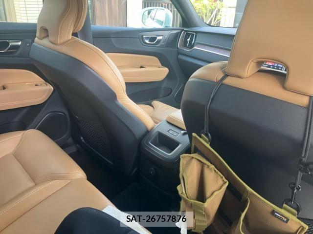 Volvo XC60 2022-03 7330997-14