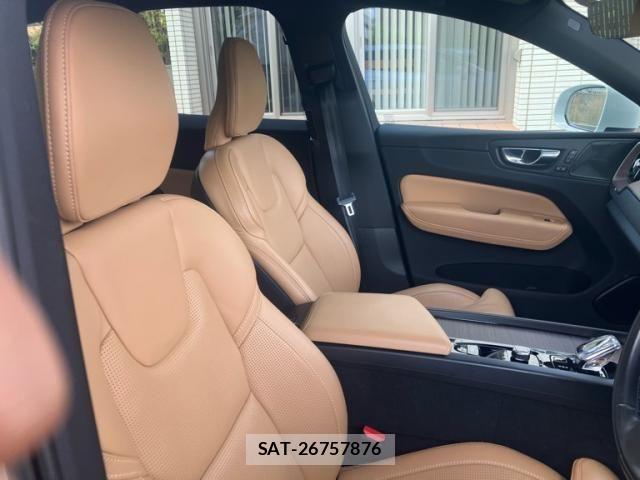 Volvo XC60 2022-03 7330997-16