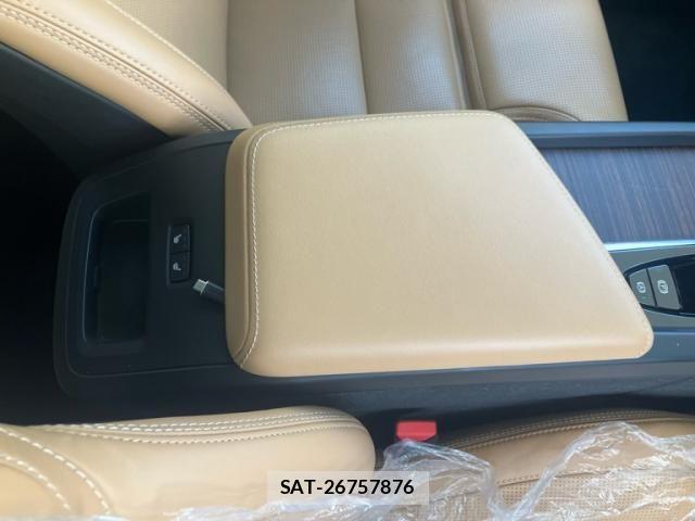 Volvo XC60 2022-03 7330997-21