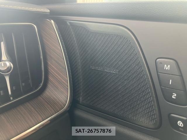 Volvo XC60 2022-03 7330997-22