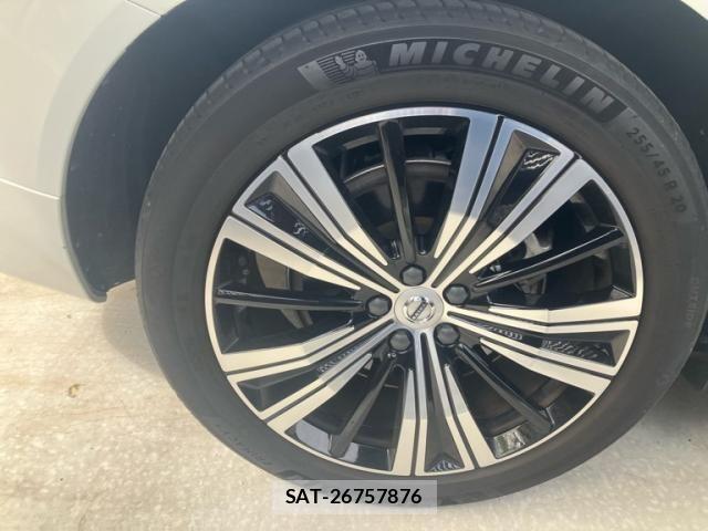 Volvo XC60 2022-03 7330997-6
