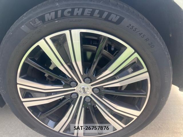 Volvo XC60 2022-03 7330997-7