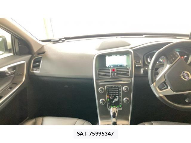 Volvo XC60 2015-06 7331001-11
