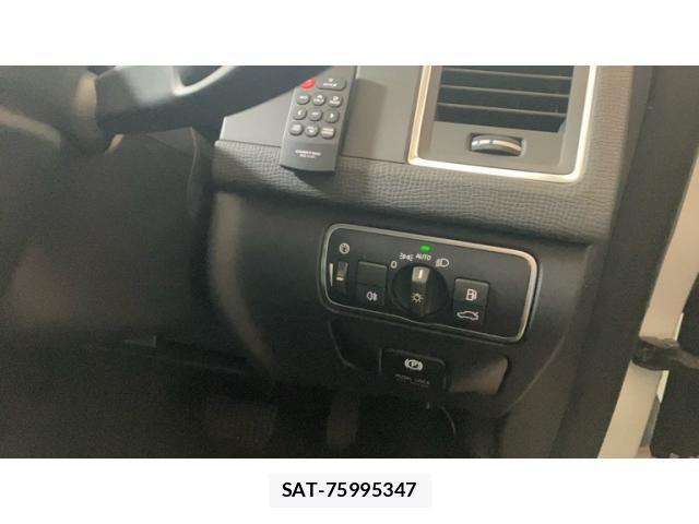 Volvo XC60 2015-06 7331001-14