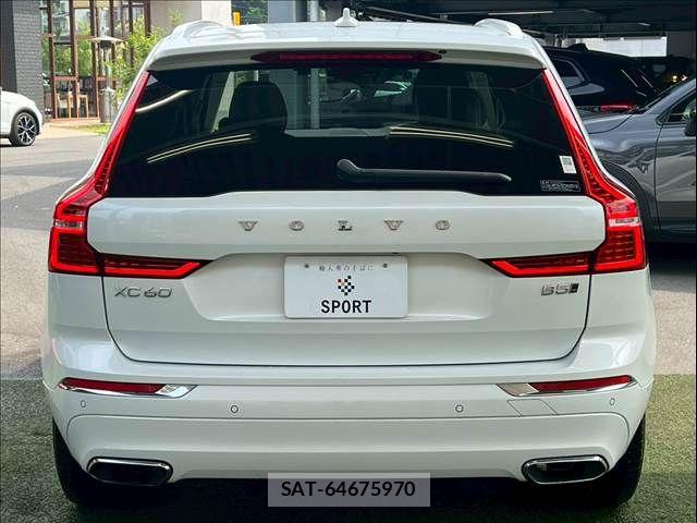 Volvo XC60 2021-06 7360373-13