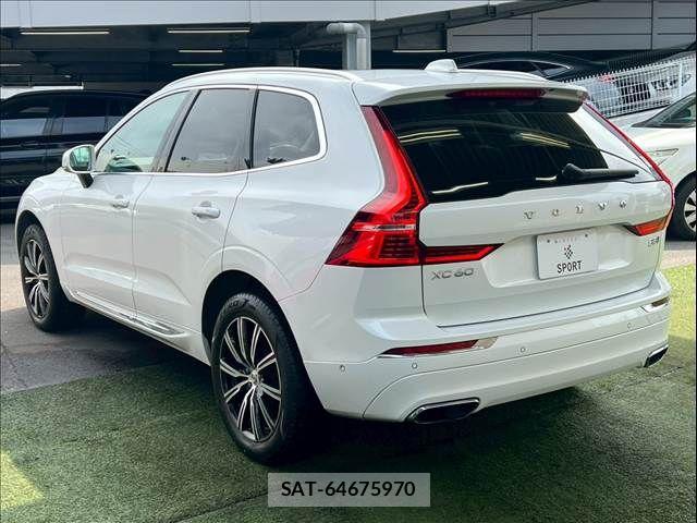Volvo XC60 2021-06 7360373-16
