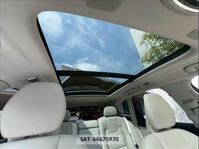 Volvo XC60 2021-06 7360373-2