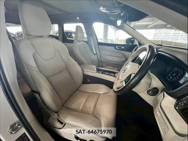 Volvo XC60 2021-06 7360373-6