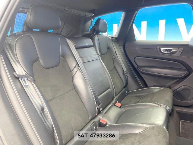Volvo XC60 2018-05 7360374-9