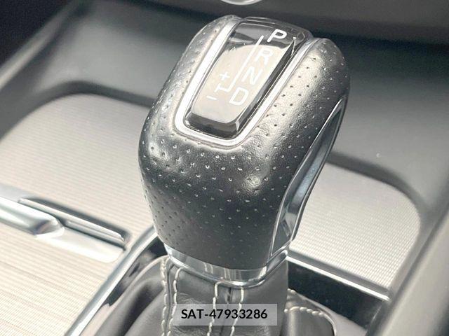 Volvo XC60 2018-05 7360374-12
