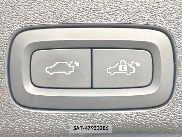 Volvo XC60 2018-05 7360374-7