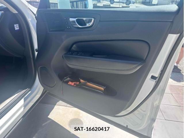 Volvo XC60 2019-01 7458694-3