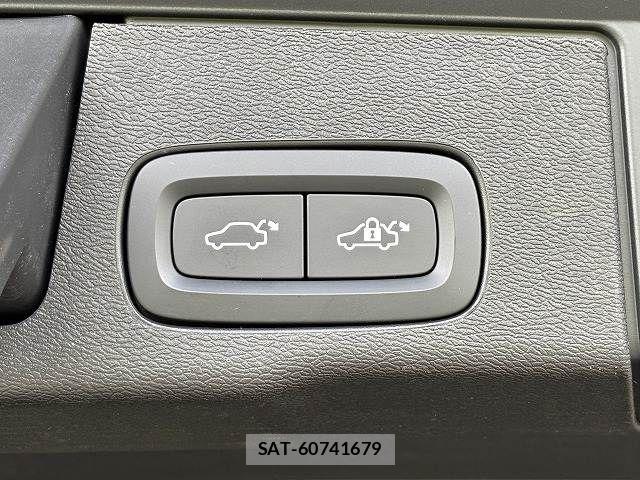 Volvo XC60 2021-12 7503562-10