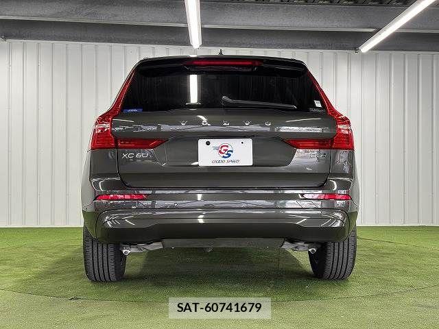 Volvo XC60 2021-12 7503562-13