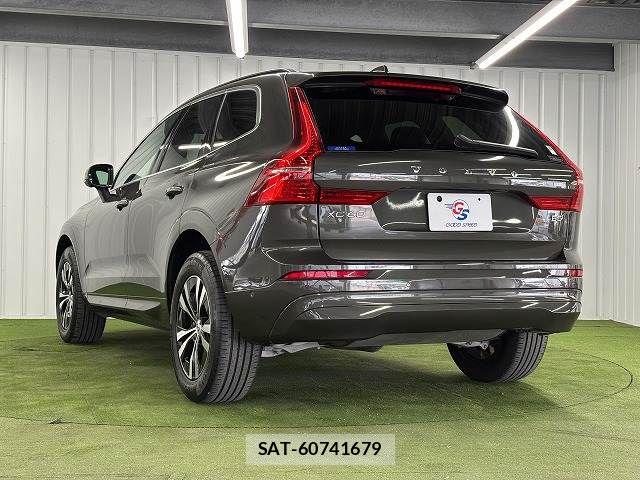 Volvo XC60 2021-12 7503562-16