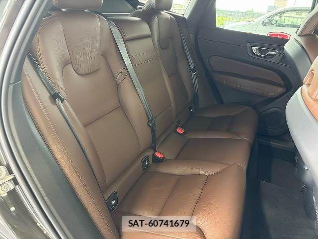 Volvo XC60 2021-12 7503562-7