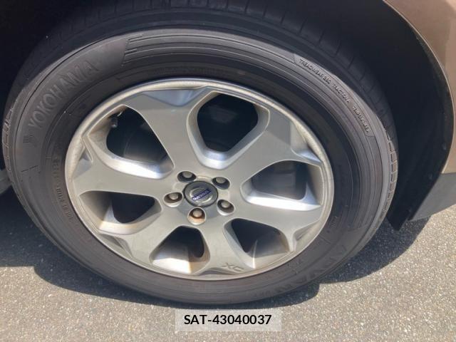 Volvo XC60 2011-07 7621164-10