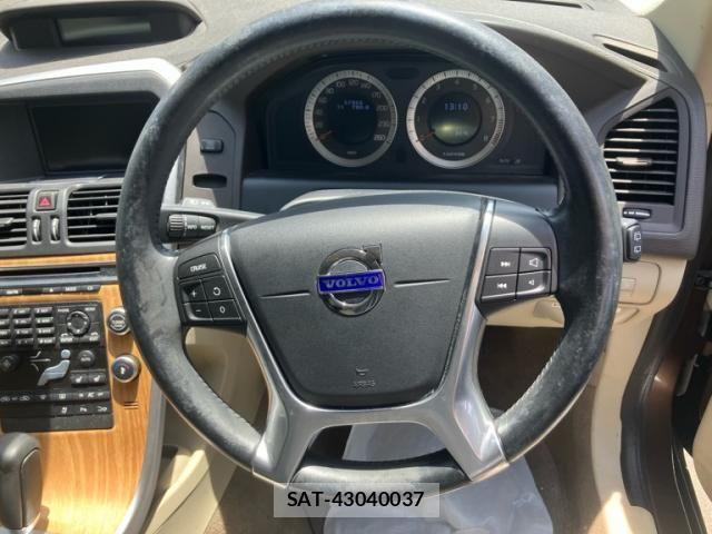 Volvo XC60 2011-07 7621164-15