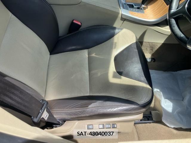 Volvo XC60 2011-07 7621164-16