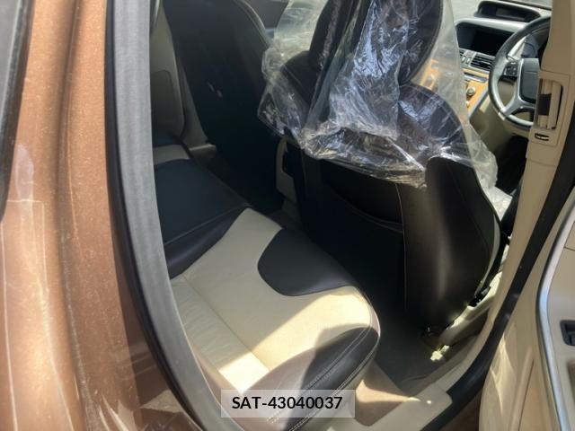 Volvo XC60 2011-07 7621164-17