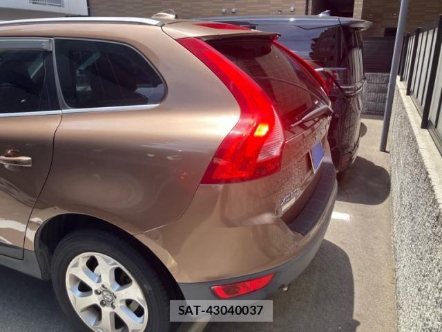 Volvo XC60 2011-07 7621164-6