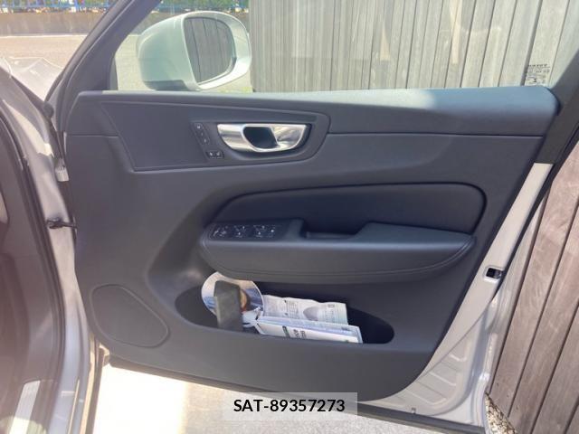 Volvo XC60 2021-11 7621161-12