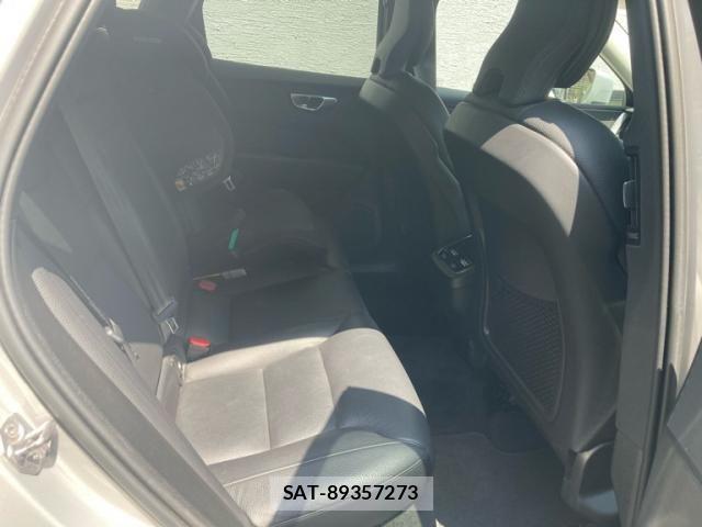 Volvo XC60 2021-11 7621161-15