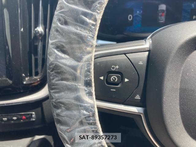 Volvo XC60 2021-11 7621161-23