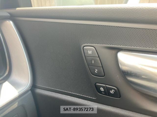 Volvo XC60 2021-11 7621161-25