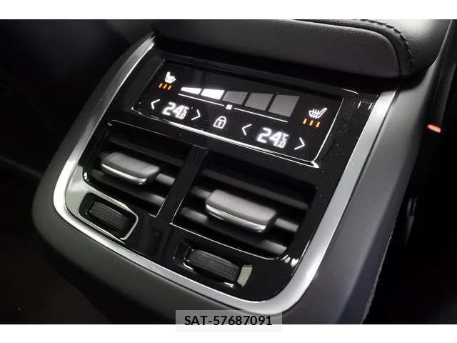 Volvo XC60 2024-03 7621160-17