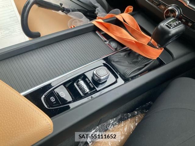Volvo XC60 2019-08 7621162-22