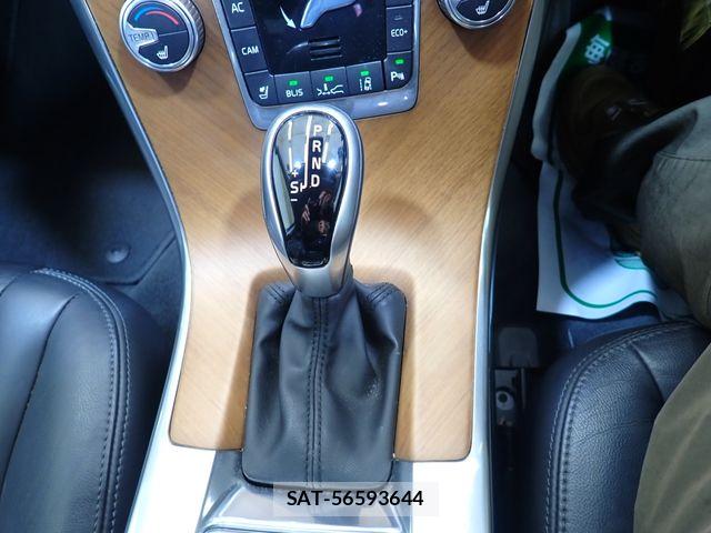 Volvo XC60 2017-06 7790296-18