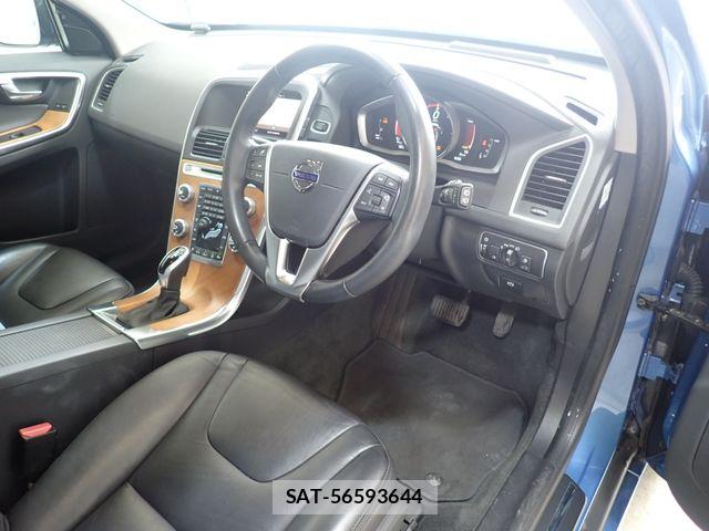 Volvo XC60 2017-06 7790296-1