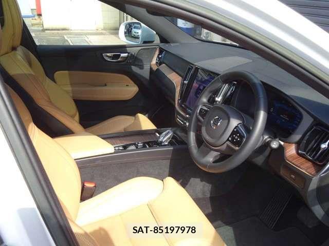 Volvo XC60 2022-09 7790293-9