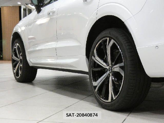 Volvo XC60 2022-05 7880349-12