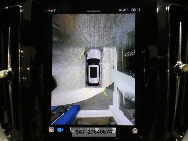 Volvo XC60 2022-05 7880349-13