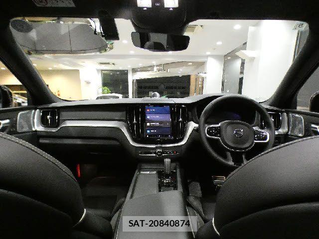 Volvo XC60 2022-05 7880349-16