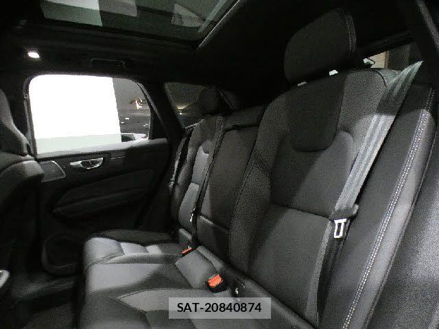 Volvo XC60 2022-05 7880349-4