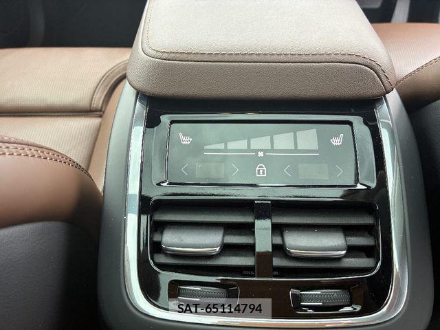 Volvo XC60 2023-03 7880351-14