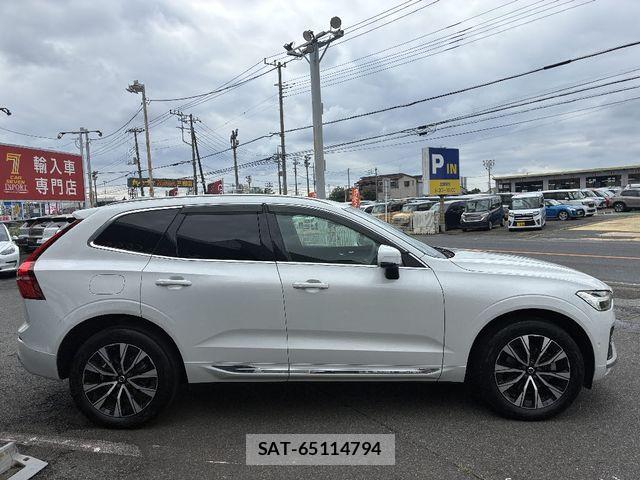 Volvo XC60 2023-03 7880351-22