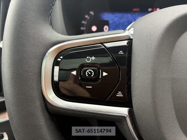 Volvo XC60 2023-03 7880351-26