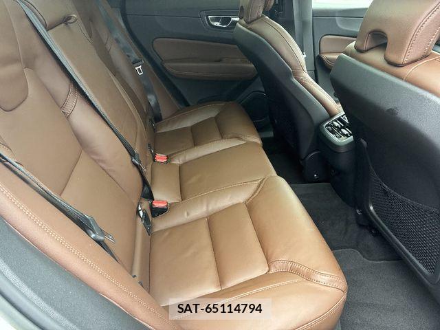 Volvo XC60 2023-03 7880351-4