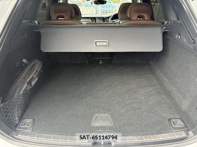 Volvo XC60 2023-03 7880351-5
