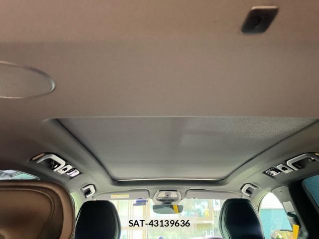 Volvo XC60 2021-10 7880348-9